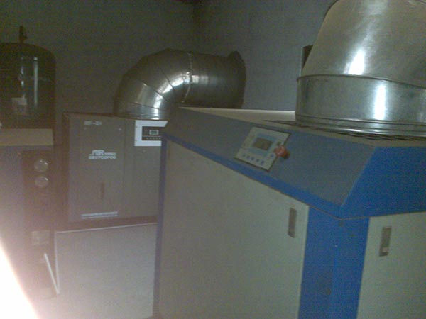 布里斯托案例：上海噴涂榮觀公司噴砂機器