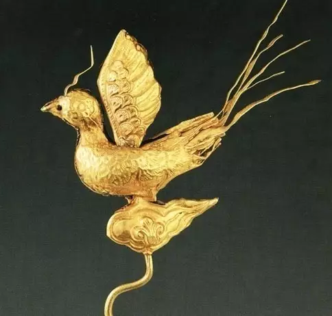 發(fā)上簪，可綰青絲可搔頭