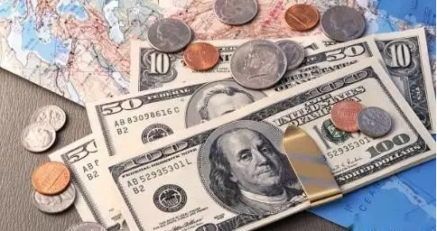 布里斯托告訴你為何牛奶裝在方盒子里賣，可樂卻裝在圓瓶子里賣？